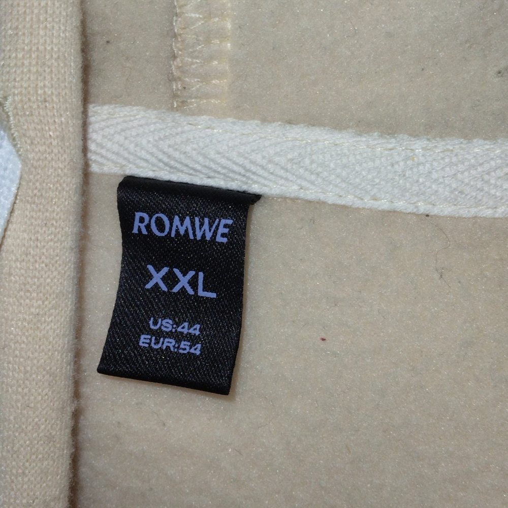 ROMWE Cream Hoodie with Anime Graphic - XXL - Picture 3 of 3